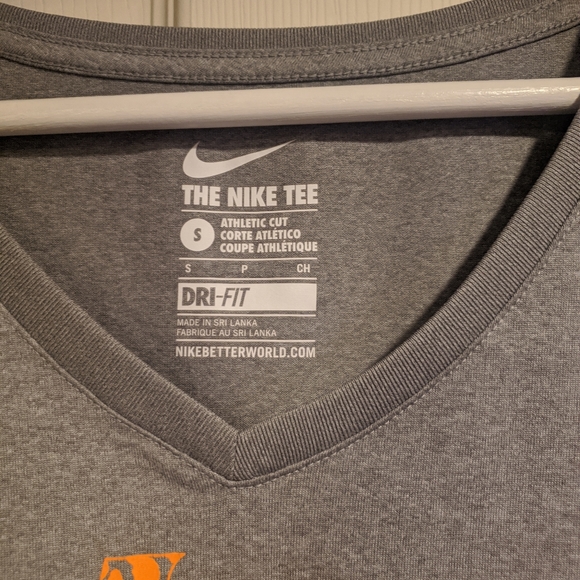 Nike Gray Short Sleeve Shirt - Picture 2 of 4